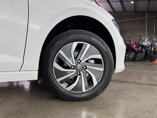 VOLKSWAGEN-POLO-2023