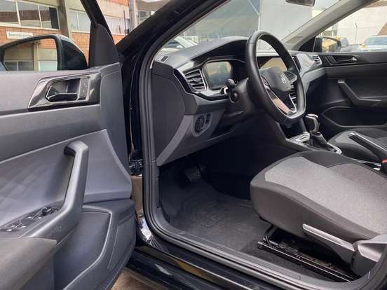 VOLKSWAGEN-POLO-2024
