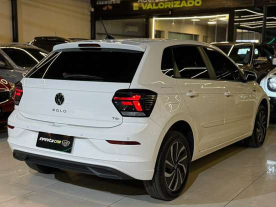 VOLKSWAGEN-POLO-1.0 170 TSI HIGHLINE AUTOMÁTICO VOLKSWAGEN-POLO-2024