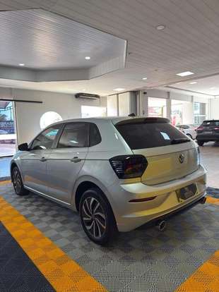 VOLKSWAGEN-POLO-2023