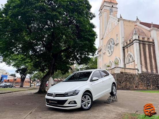 VOLKSWAGEN-POLO-1.0 200 TSI COMFORTLINE AUTOMÁTICO VOLKSWAGEN-POLO-2018