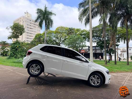 VOLKSWAGEN-POLO-2018