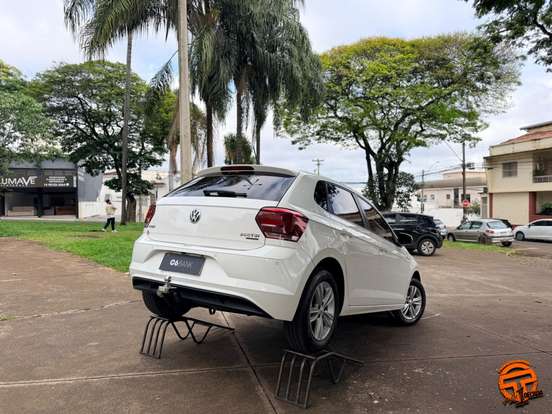 VOLKSWAGEN-POLO-2018