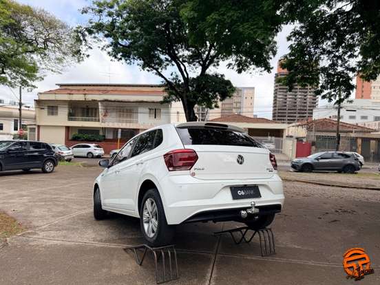 VOLKSWAGEN-POLO-1.0 200 TSI COMFORTLINE AUTOMÁTICO VOLKSWAGEN-POLO-2018