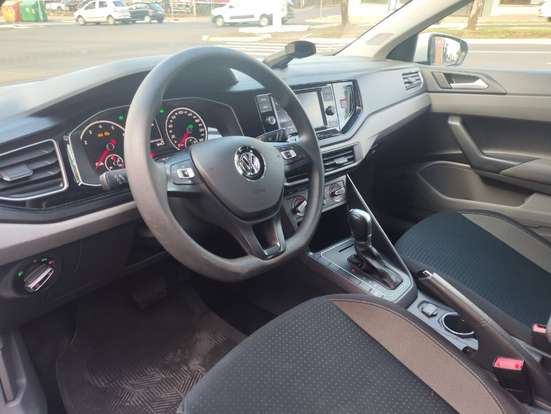 VOLKSWAGEN-POLO-2019