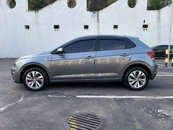 VOLKSWAGEN-POLO-2019