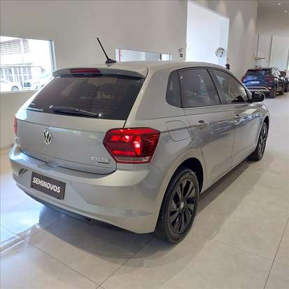 VOLKSWAGEN-POLO-2018