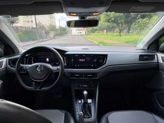 VOLKSWAGEN-POLO-2018