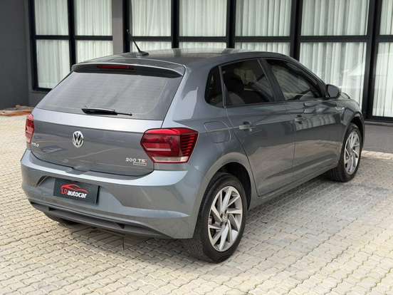 VOLKSWAGEN-POLO-2019