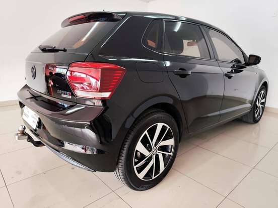 VOLKSWAGEN-POLO-2019