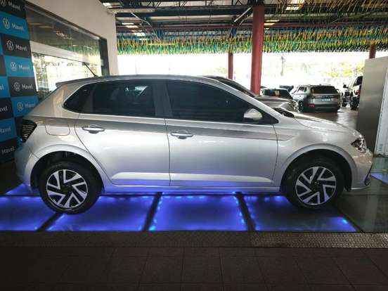 VOLKSWAGEN-POLO-2023