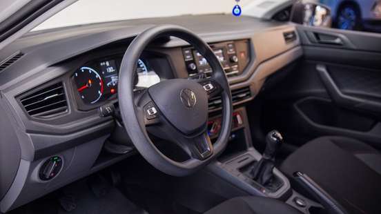 VOLKSWAGEN-POLO-2023