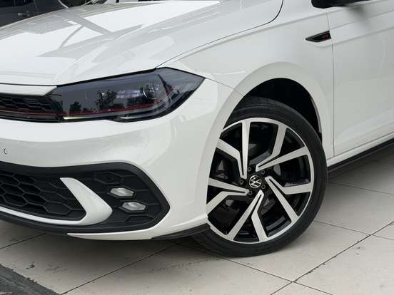 VOLKSWAGEN-POLO-2024