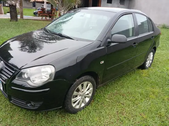 VOLKSWAGEN-POLO SEDAN-2005