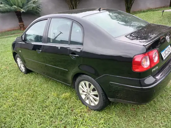 VOLKSWAGEN-POLO SEDAN-2005