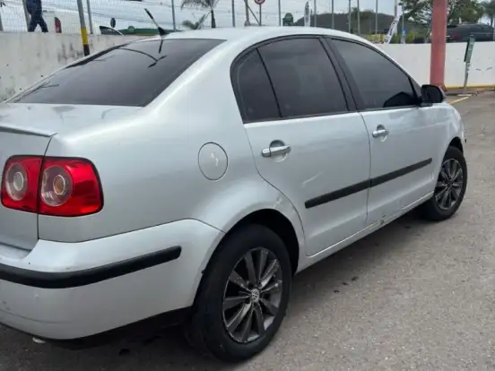 VOLKSWAGEN-POLO SEDAN-1.6 MI 8V FLEX 4P MANUAL VOLKSWAGEN-POLO SEDAN-2009