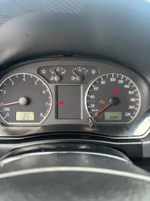VOLKSWAGEN-POLO SEDAN-2009