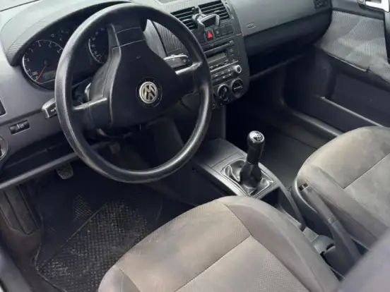 VOLKSWAGEN-POLO SEDAN-1.6 MI 8V FLEX 4P MANUAL VOLKSWAGEN-POLO SEDAN-2009