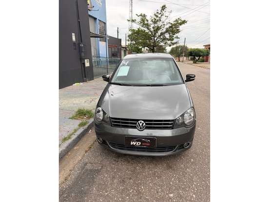 VOLKSWAGEN-POLO SEDAN-1.6 MI COMFORTLINE 8V FLEX 4P AUTOMATIZADO VOLKSWAGEN-POLO SEDAN-2014
