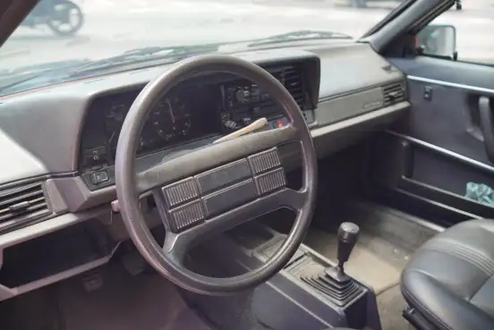 VOLKSWAGEN-SANTANA-1986