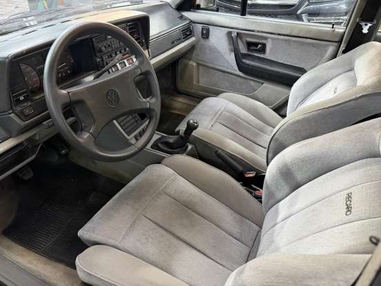 VOLKSWAGEN-SANTANA-1990