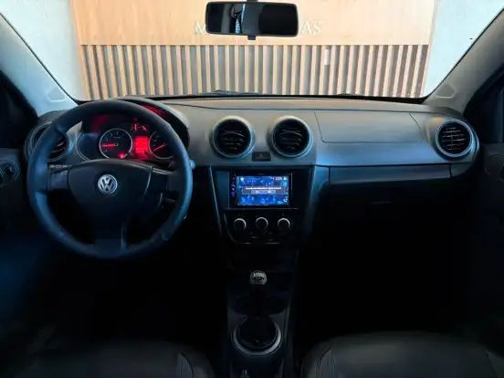 VOLKSWAGEN-SAVEIRO-2011