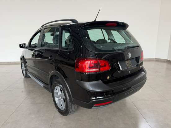 VOLKSWAGEN-SPACE CROSS-2012