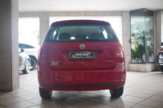 VOLKSWAGEN-SPACEFOX-2013