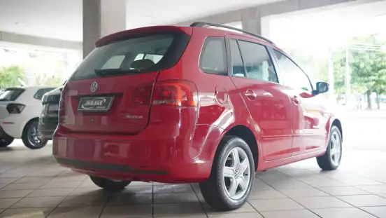VOLKSWAGEN-SPACEFOX-1.6 MI TREND 8V FLEX 4P AUTOMATIZADO VOLKSWAGEN-SPACEFOX-2013