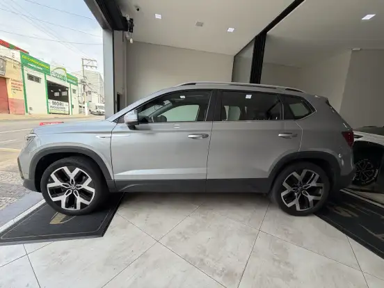 VOLKSWAGEN-TAOS-2024