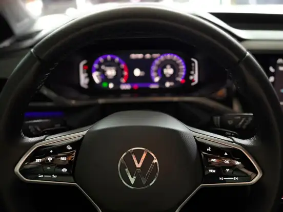 VOLKSWAGEN-TAOS-2024