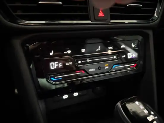 VOLKSWAGEN-TAOS-2024