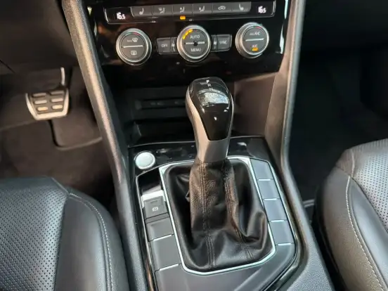 VOLKSWAGEN-TAOS-2022