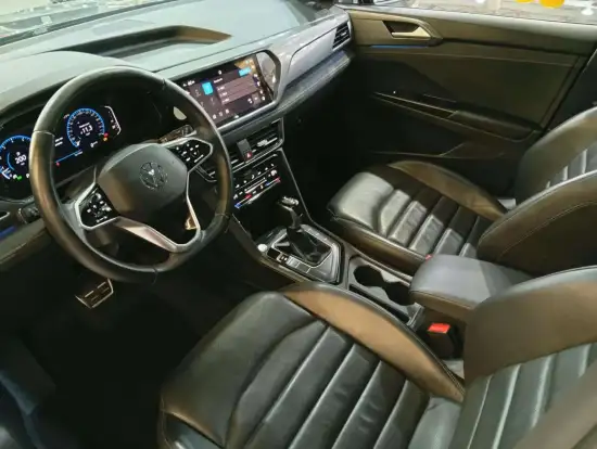 VOLKSWAGEN-TAOS-2023