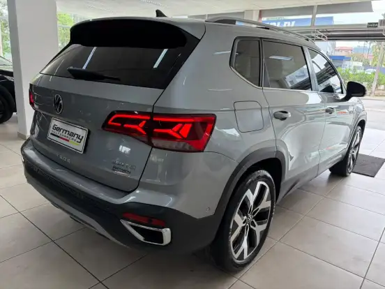 VOLKSWAGEN-TAOS-2024
