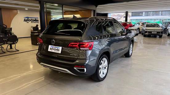 VOLKSWAGEN-TAOS-2022