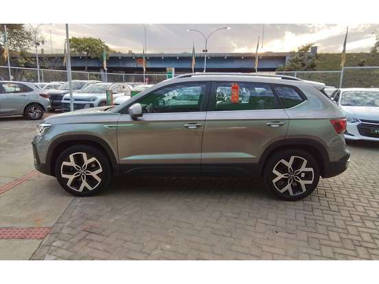 VOLKSWAGEN-TAOS-2024