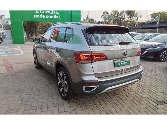 VOLKSWAGEN-TAOS-2024