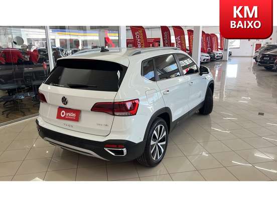 VOLKSWAGEN-TAOS-2023