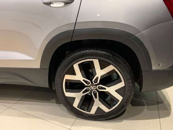 VOLKSWAGEN-TAOS-2024