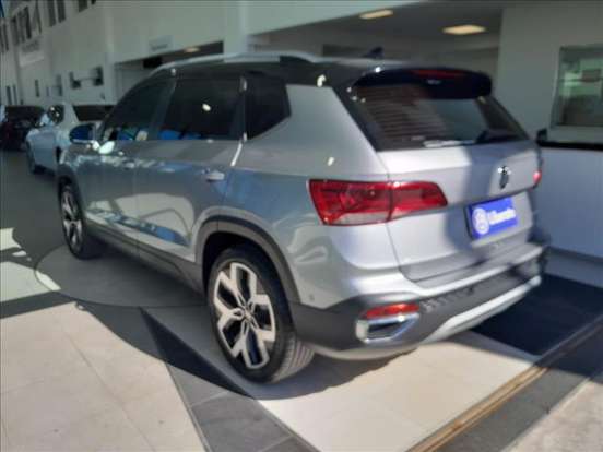 VOLKSWAGEN-TAOS-2024