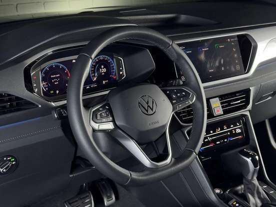 VOLKSWAGEN-TAOS-2025