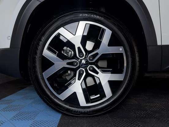 VOLKSWAGEN-TAOS-2025