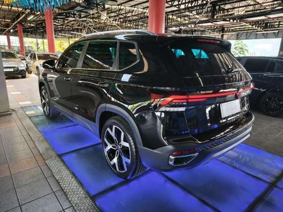 VOLKSWAGEN-TAOS-2025