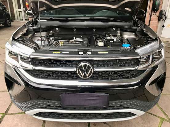 VOLKSWAGEN-TAOS-2023