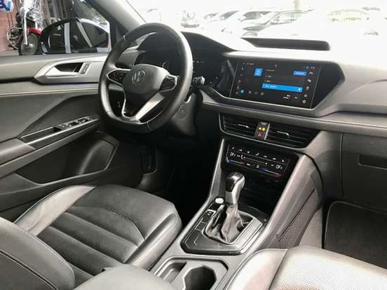 VOLKSWAGEN-TAOS-2024