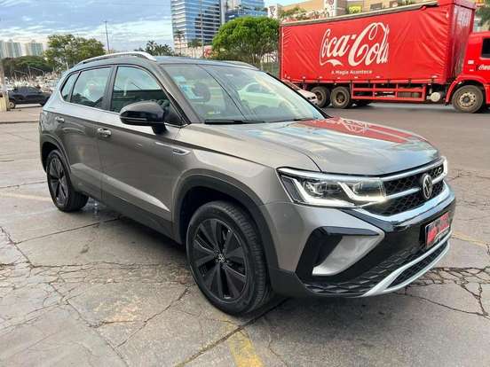 VOLKSWAGEN-TAOS-2021