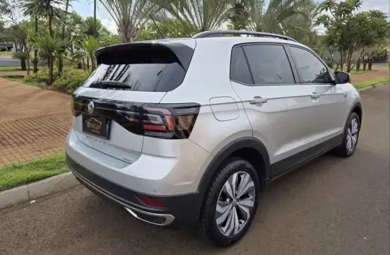 VOLKSWAGEN-T-CROSS-2020