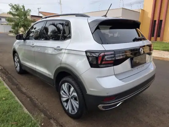 VOLKSWAGEN-T-CROSS-1.0 200 TSI TOTAL FLEX COMFORTLINE AUTOMÁTICO VOLKSWAGEN-T-CROSS-2020