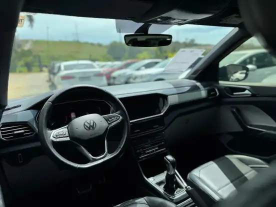 VOLKSWAGEN-T-CROSS-2022